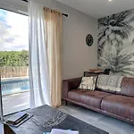 Flora Villa