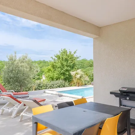 Flora Villa *