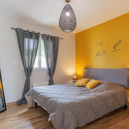 Flora Villa